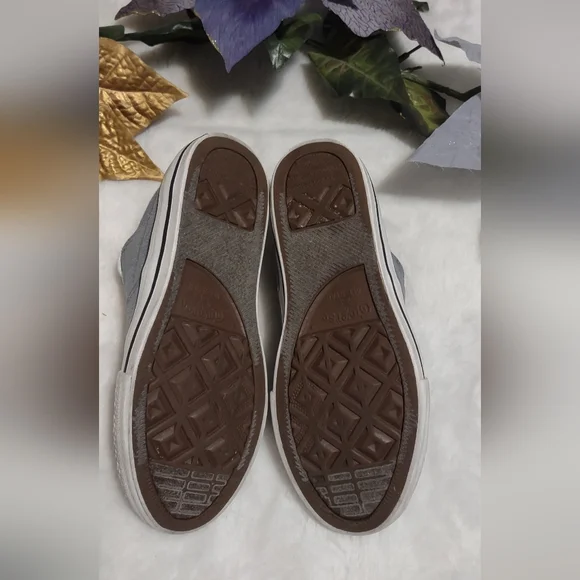 Converse shoes for girls size 2 - Picture 7 of 7